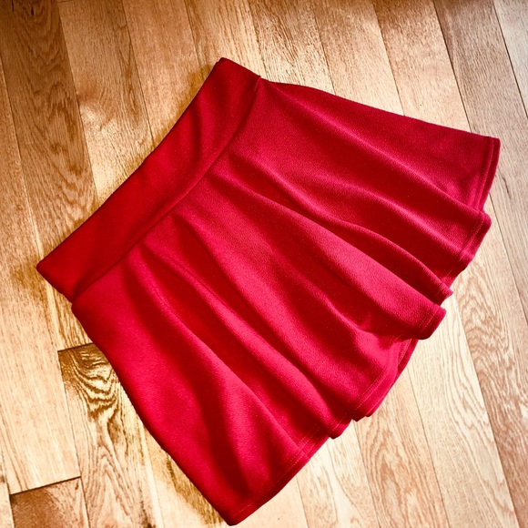 Bright Red Skort, L - Picture 10 of 11